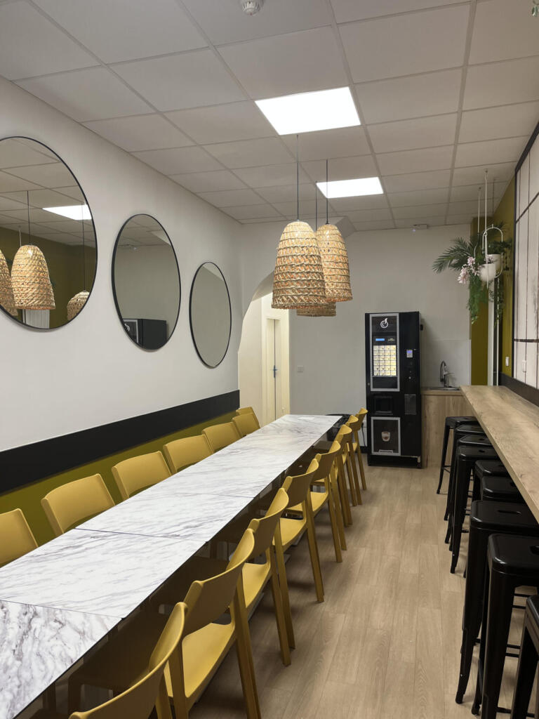 cafetaria 3